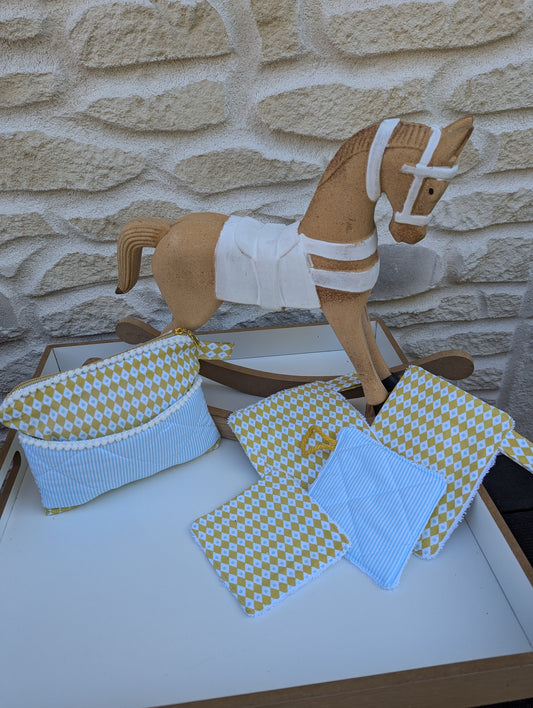 Ensemble Petite trousse pompons bébé et ses lingettes