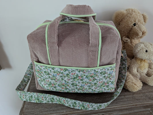 Sac à langer velours rose et son porte monnaie pour maman (offert)