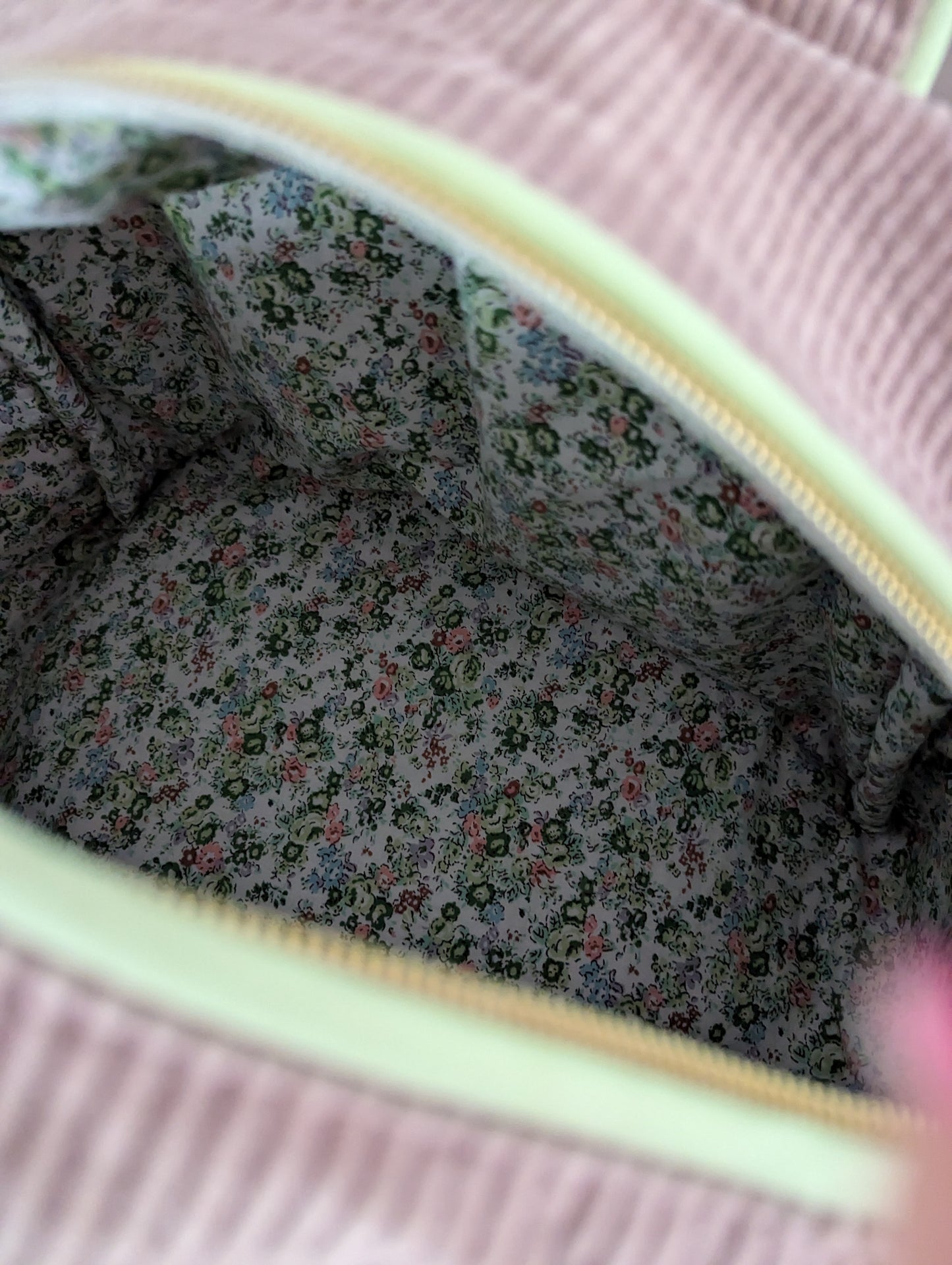 Sac à langer velours rose et son porte monnaie pour maman (offert)